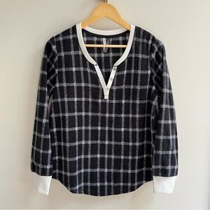 [jaclyn intimates] plush fleece long sleeve henley plaid pajama top black M